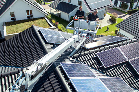 Im Arbeitskorb in grosse Höhen